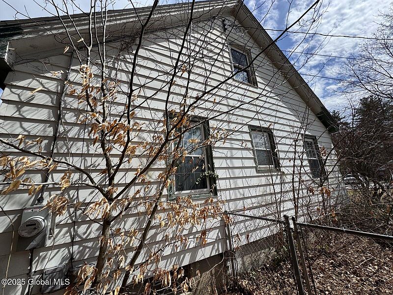 5th image of 338 Northline Road