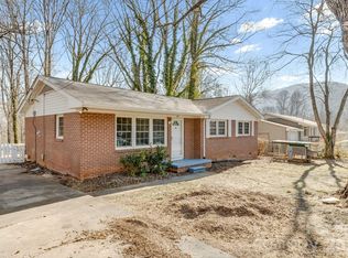 64 Pleasant Ridge Dr, Asheville, NC 28805