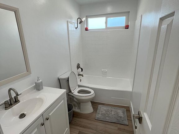 5th image of 11347 Emelita St #6