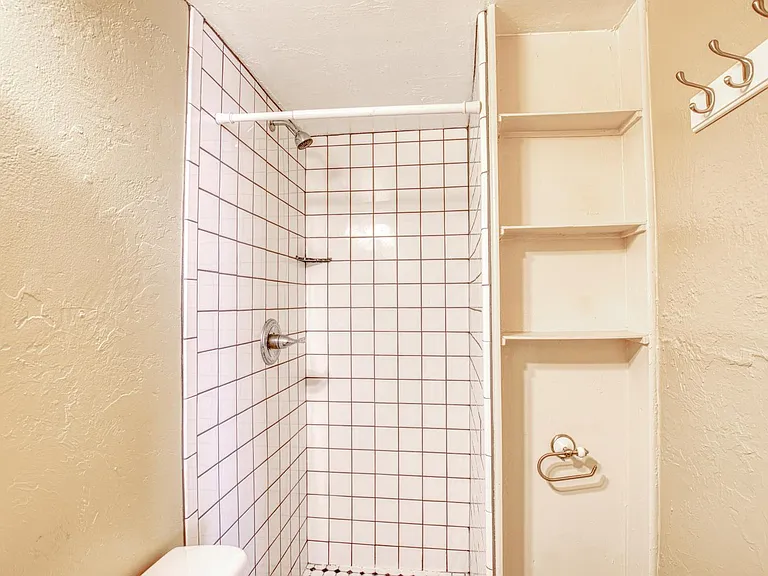 521 E University Blvd #4 — Photo 12