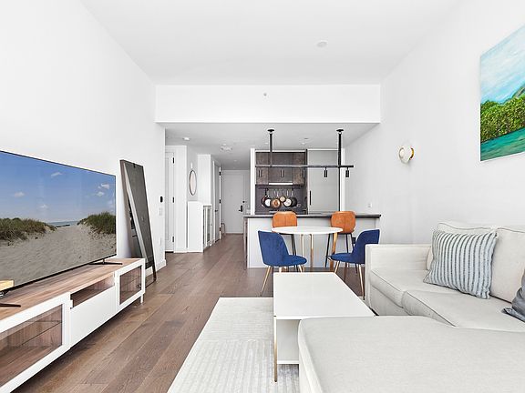 3rd image of 11 Hoyt St #5G
