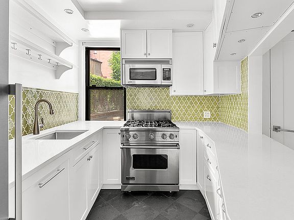 5th image of 100 Bank St #1H