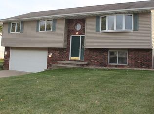 109 Constitution Dr, East Peoria, IL 61611