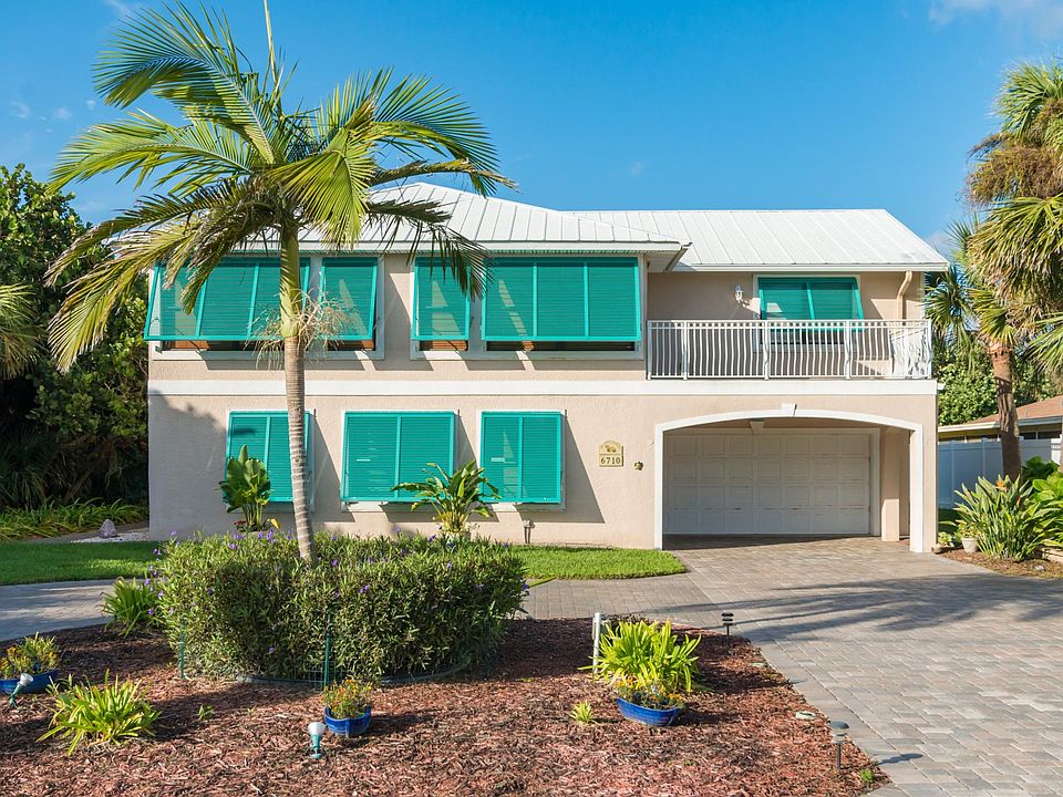 Front of House - Upper level is the rental apartment.