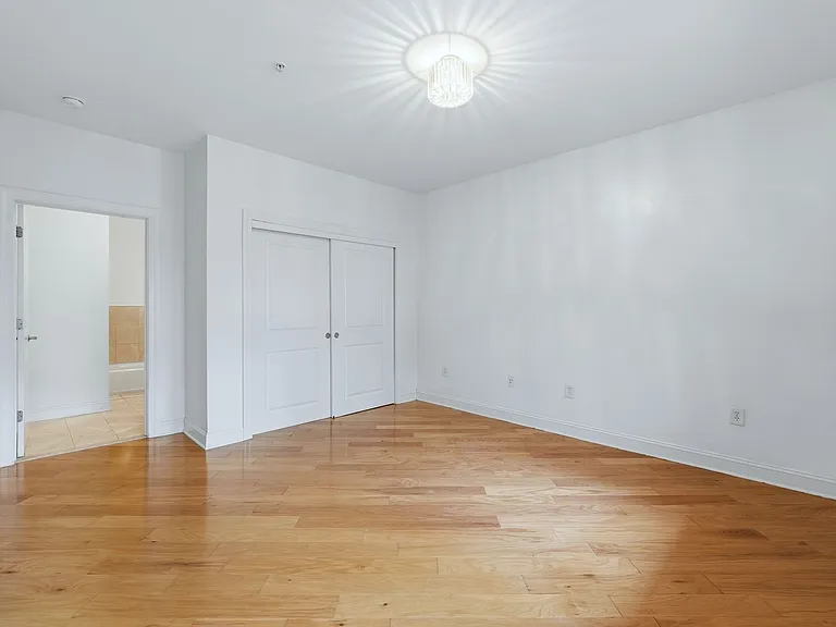 20 Avenue At Port Imperial #323 — Photo 13