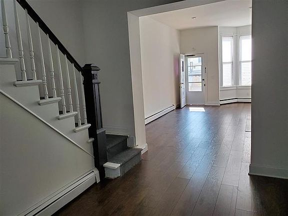 5th image of 73 Baldwin Ave #1