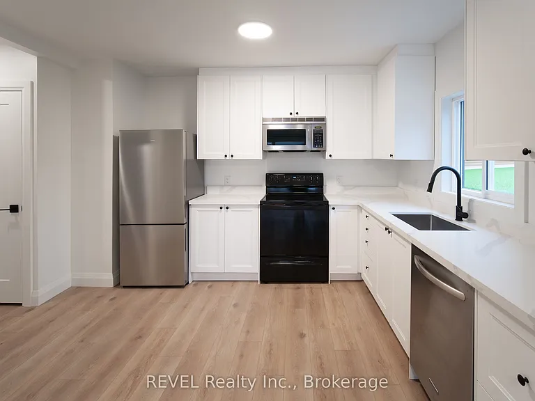 718 Ontario Rd #UPPER — Photo 7