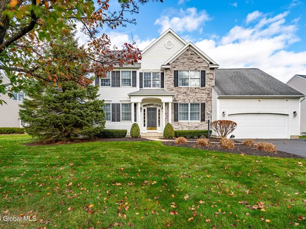 15 Devoe Drive, Halfmoon, NY 12065