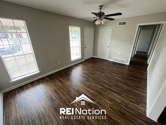 2nd image of 4847 Shayne Ln