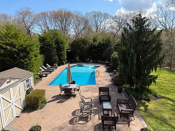 3rd image of 43 Grassy Pond Drive