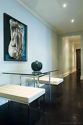 Rented by Bank Neary | media 23