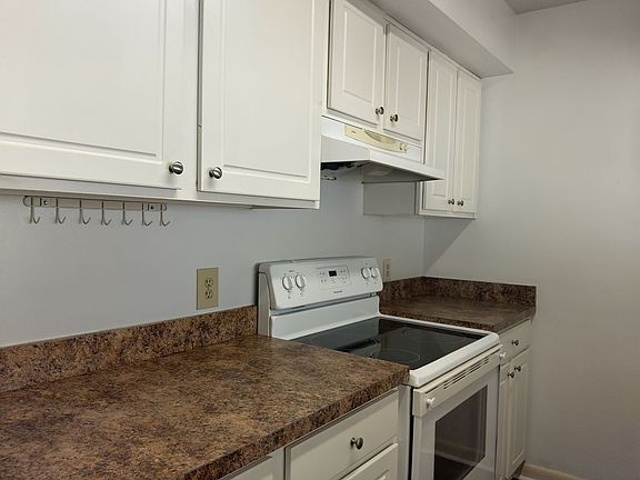4th image of 3828 Staffordshire Ln