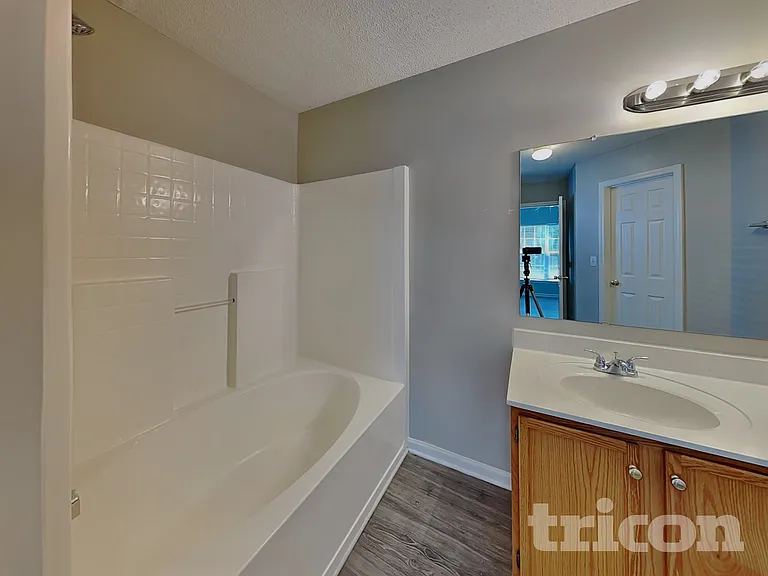 115 Markham Dr — Photo 11