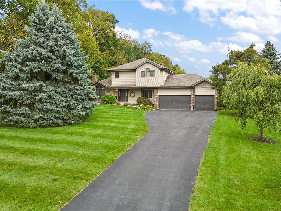 1st image of 464 Bellflower Dr