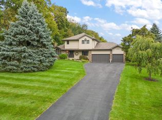 464 Bellflower Dr, Valparaiso, IN 46383