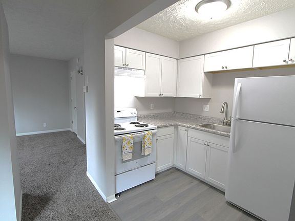 2nd image of 806 W 23rd Ave #4