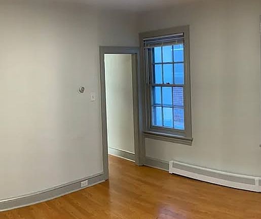 5th image of 172 N Charlotte St APT 1