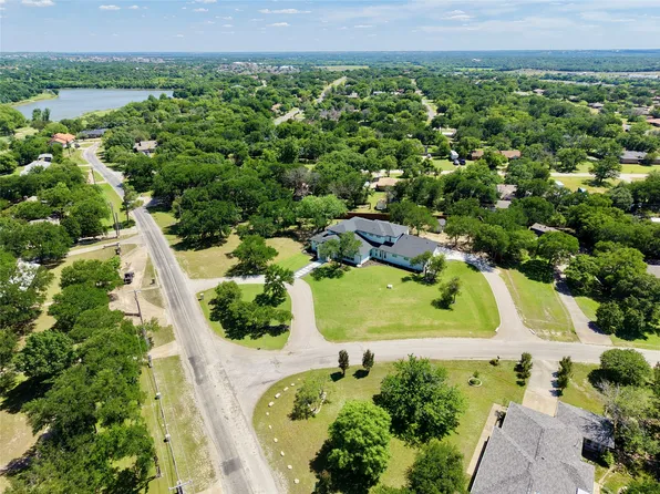 428 Squaw Creek Rd, Willow Park, TX 76087