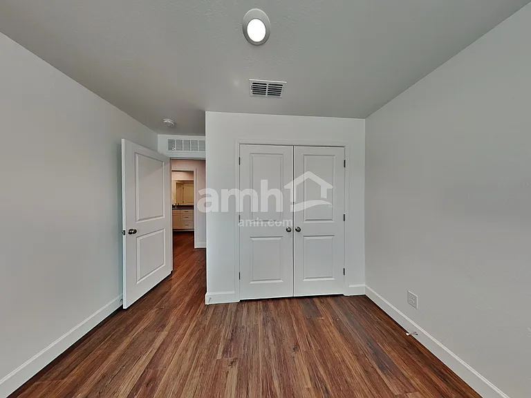 17154 W Golden Ln — Photo 23