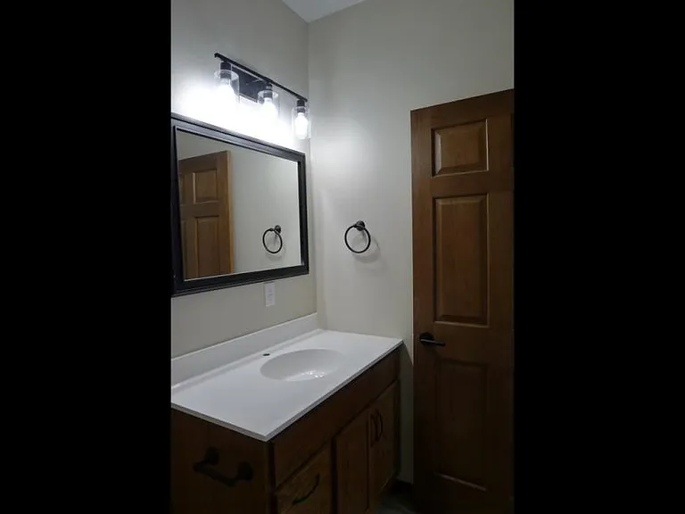 804 Parkside Ln — Photo 19