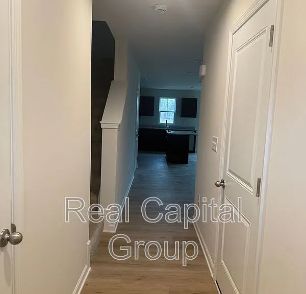 106 South Dr — Photo 3