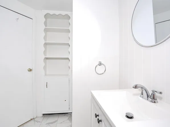 316 7th St Floor 2, Palisades Park, NJ 07650