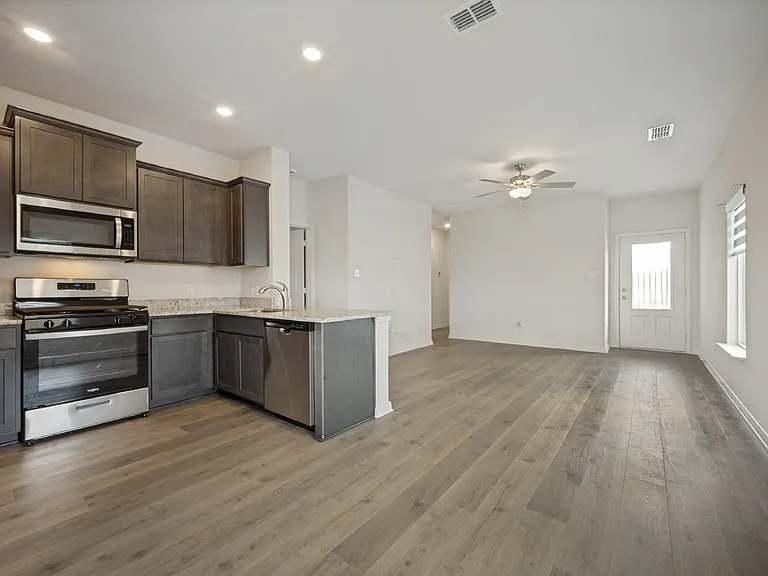 8213 White Wolf Trl — Photo 13