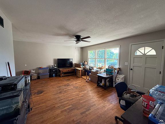 3rd image of 1245 NW Sunset Ln