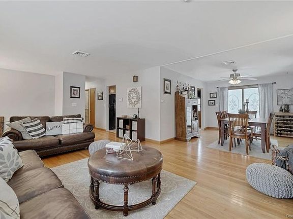 5th image of 12 Bigert Dr