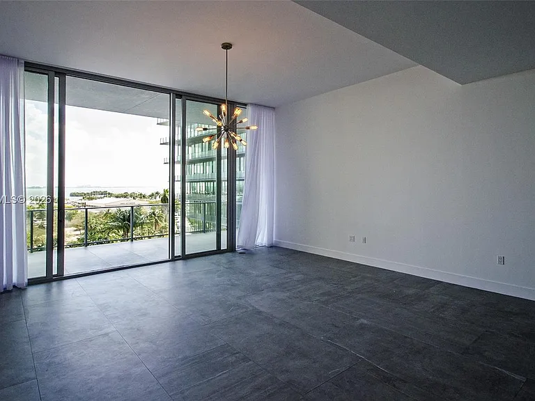 2669 S Bayshore Dr #702 — Photo 6