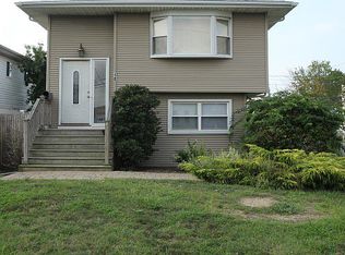 48 Mitchell Ave, Babylon, NY 11702