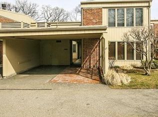 27 Fairgreen Pl, Brookline, MA 02467