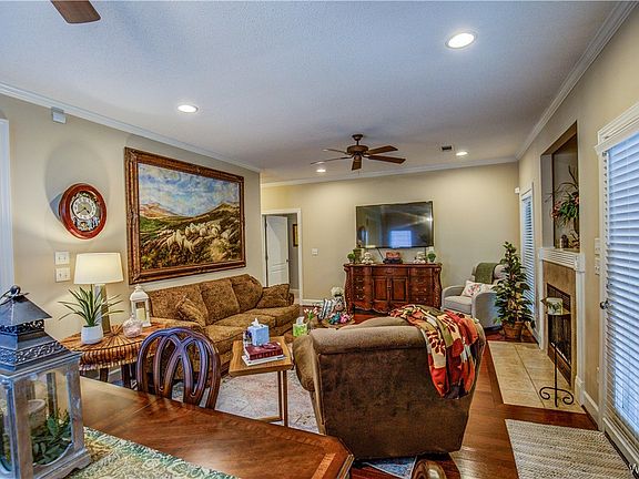 5th image of 1820 Waterford Ln
