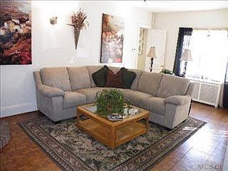 2nd image of 2539 Mount Ave