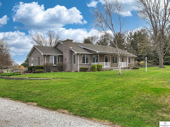 2nd image of 1605 Westridge Dr