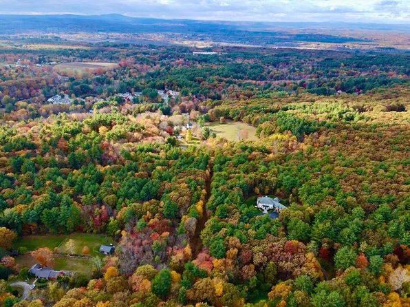 90 Harvard Rd, Bolton, MA 01740