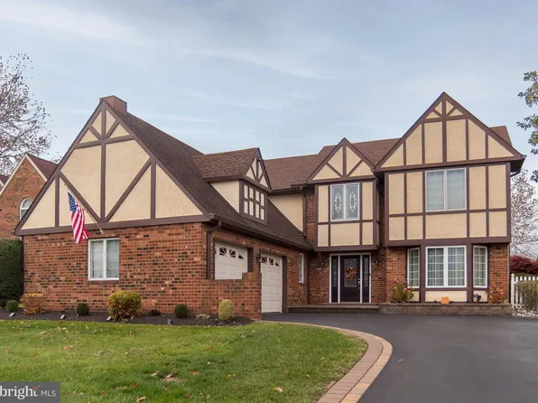 9616 Eden Hall Ln, Philadelphia, PA 19114
