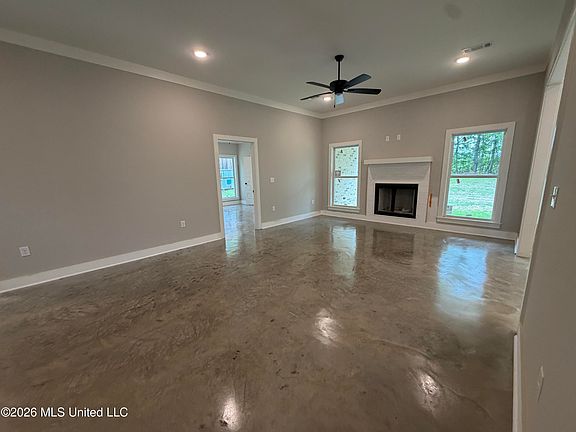 2nd image of 198 Lake Harbor Rd