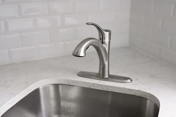 Rented by Waldstar Real Estate LLC | media 37