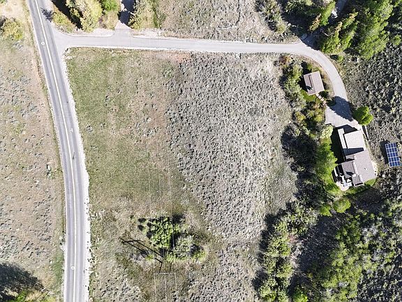 3rd image of 525 Juniper Rd