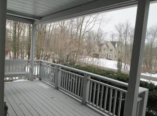 325 Hillgail Rd SW, Pataskala, OH 43062