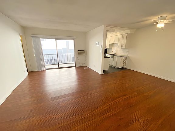 3rd image of 1026 N Genesee Ave APT 9