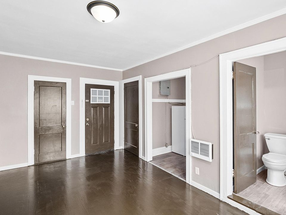 1st image of 2916 Union Blvd #302