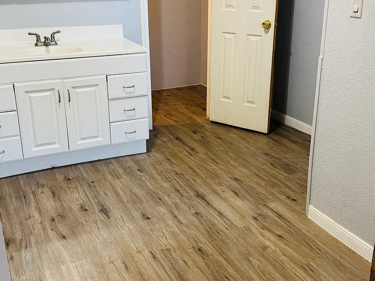 9100 Puritan Way — Photo 15