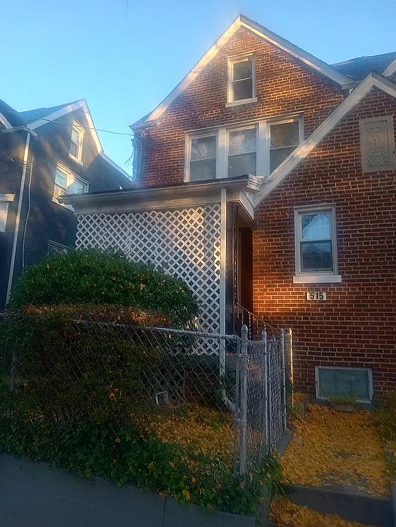 515 Quintana Pl NW photo 1