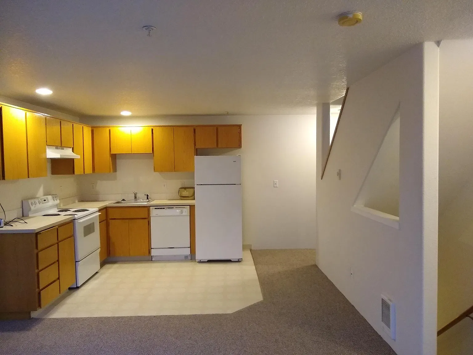 6205 SE 92nd Ave — Photo 3