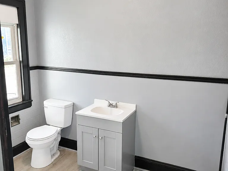345 W River St — Photo 5