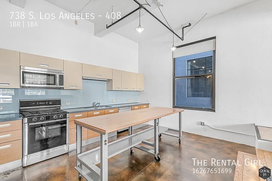 DTLA Loft Life | Soaring Ceilings + City Views | Rooftop Pool + Parking In Nearby Garage! — Photo 3