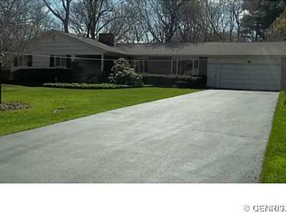 55 Farm Brook Dr, Rochester, NY 14625