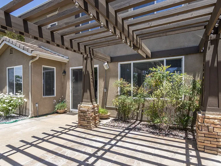 28031 Alta Vista Ave — Photo 30